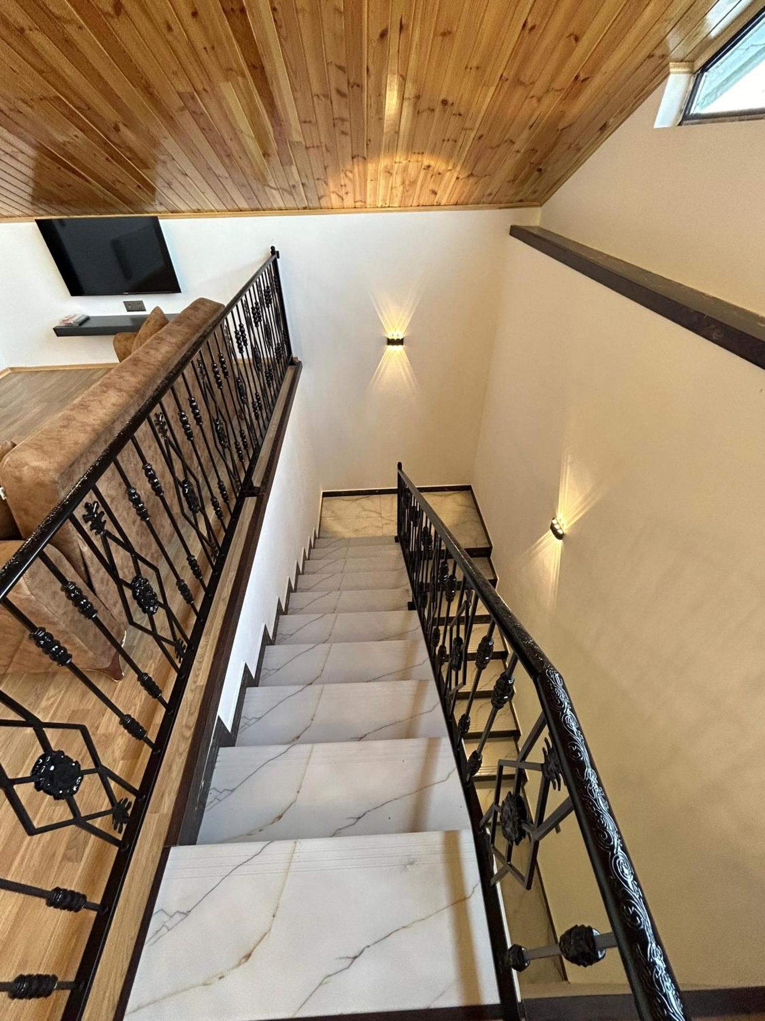 Luxury Milan Mountain Ponoramic Villa, Indoor Heated Pool And Jacuzzi With Mountain View *
